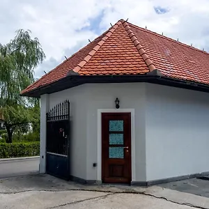 https://riverside-studio-1.hotels-in-ljubljana.com
